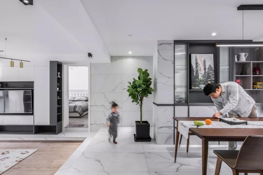 下沉式客廳巧設(shè)計(jì)，112㎡三居室簡約